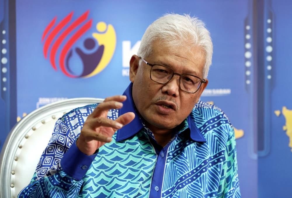 The agencies under the Ministry of Home Affairs are on high alert to ensure that polling for GE15 runs smoothly tomorrow, said Home Minister Datuk Seri Hamzah Zainudin.- BERNAMA