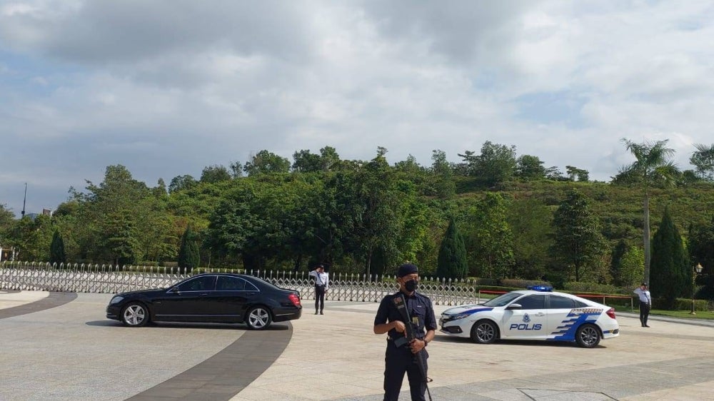 Motorcade of Perlis royalty arrives at 10.30am