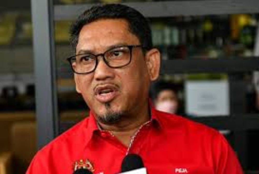 Ahmad Faizal Azumu said the newly formed government with Anwar as PM is not a unity government. - Photo: AWANI