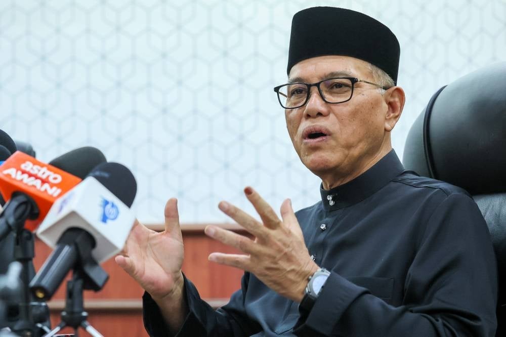Menteri Besar Datuk Seri Wan Rosdy Wan Ismail believes that the formation of the state government should be in line with the formation of the federal government to ensure that administration and planning for the state’s development proceed smoothly. - BERNAMA