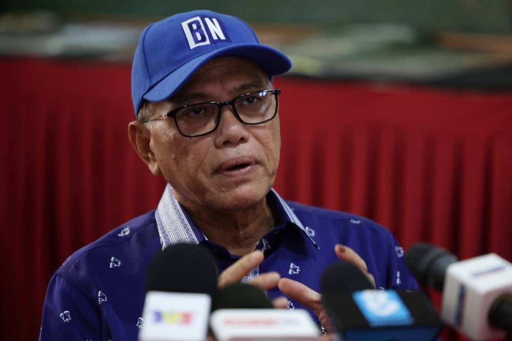 Wan Rosdy attending a briefing on the clean water issue here today. - Bernama Photo