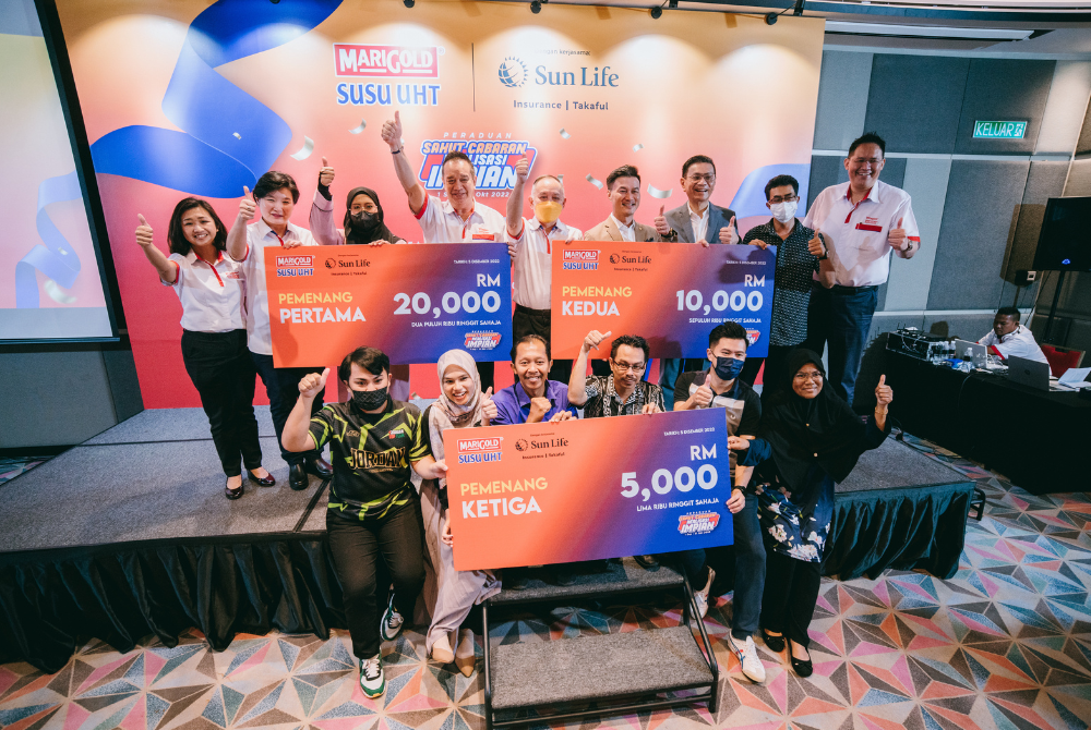 From top left, Ally, Yap Jay Queen, Poh Eng Lip of Contra Enterprise, Raymond Lew and Ho Teck Seng of Sun Life together with the winners