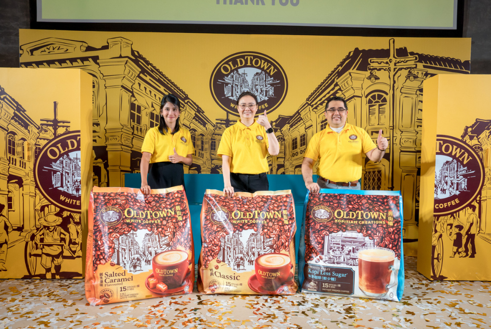 OldTown White Coffee introduces two new coffee flavours namely “Oldtown White Coffee Salted Caramel Flavoured” and “Oldtown Smooth Roast Less Sugar Kopi”.