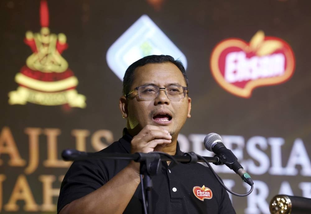 Selangor Menteri Besar Datuk Seri Amirudin Shari said the reopening of the road is expected to help 4,000 to 5,000 residents in Batang Kali, Hulu Selangor, to commute, especially for those who work in Genting Highlands, Pahang. - BERNAMA