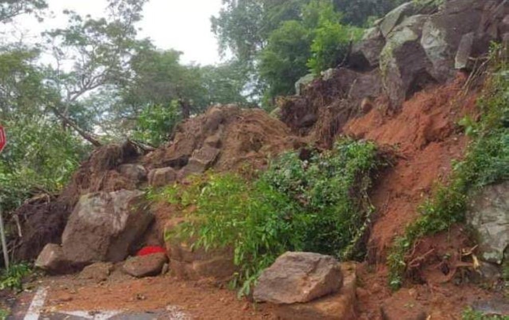 A photo of the landslide incident - Photo: FACEBOOK / JUWAIRIYA ZULKIFLI