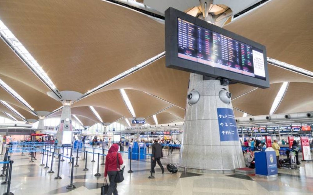 Wan Fayshal urges the government to temporarily prevent the entry of China tourists into the country. Photo - 123RF