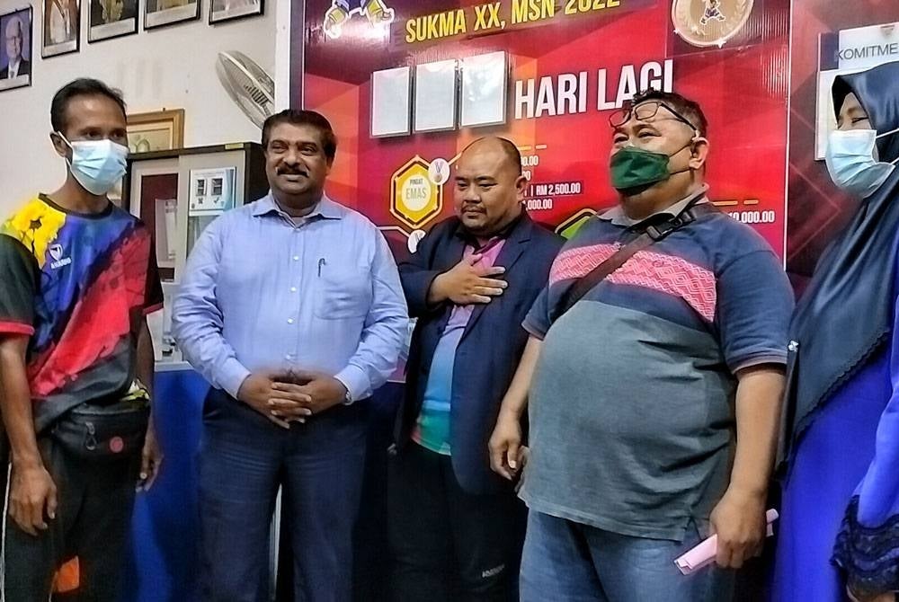 The volleyball coach who is involved in the controversy of slapping his players as viral on social media earlier, has apologised openly for his action.
