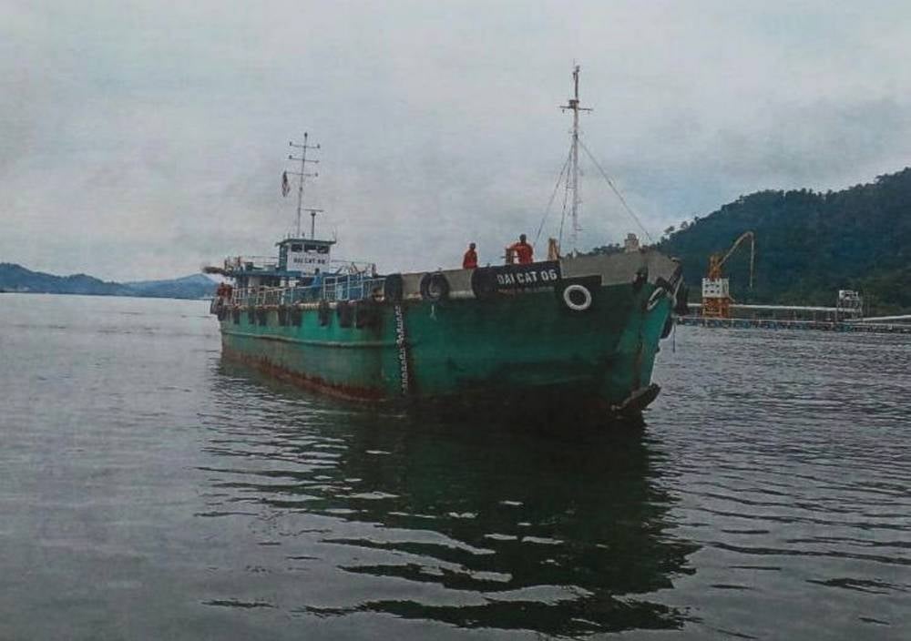 Cargo ship Mv Dai Cat 06 registered in Malaysia is believed loaded with iron. It is further beleived to carry five crew members missing since Jan 1 - Bernama pic
