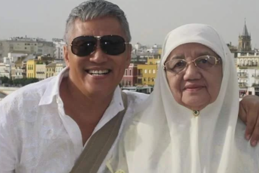 Chef Wan and his late mother Noraini Abdullah Photo source: Chef Wan's official Instagram