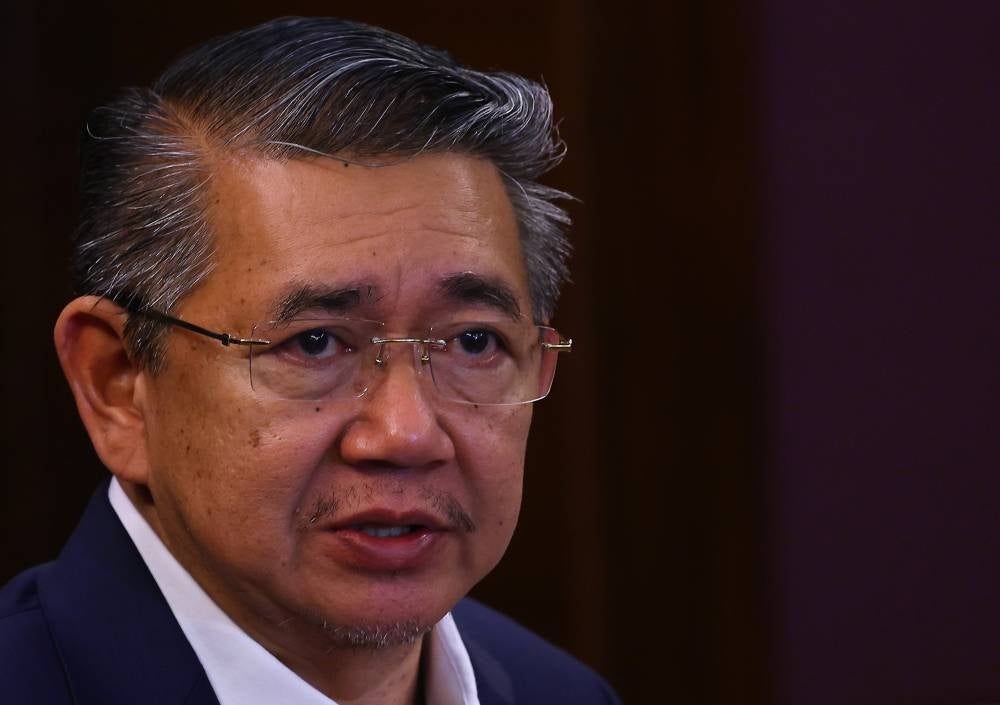 Salahuddin said these cartels have been taking advantage of the people and the government for far too long, and that it was time to put an end to the malpractice. BERNAMA FILE PIX