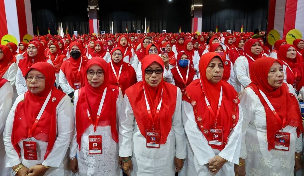 Umno Wanita delegates attended the 2022 Umno General Assembly in WTCKL on Thursday - photo by Bernama