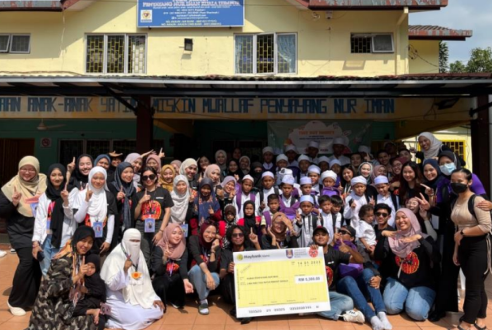 Students from UiTM Shah Alam who goes by the name 'Backpack Heroes' organised a charity programme at Rumah Penyayang Nur Iman, Setapak.