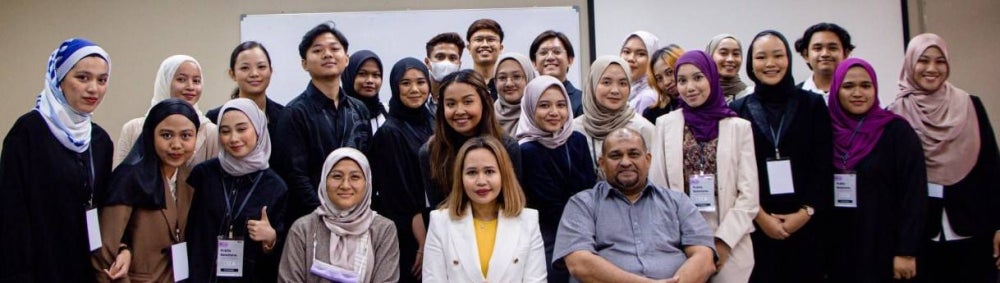 PRestige students with Chief Executive of iOli Communications Sdn Bhd, Yan Lim