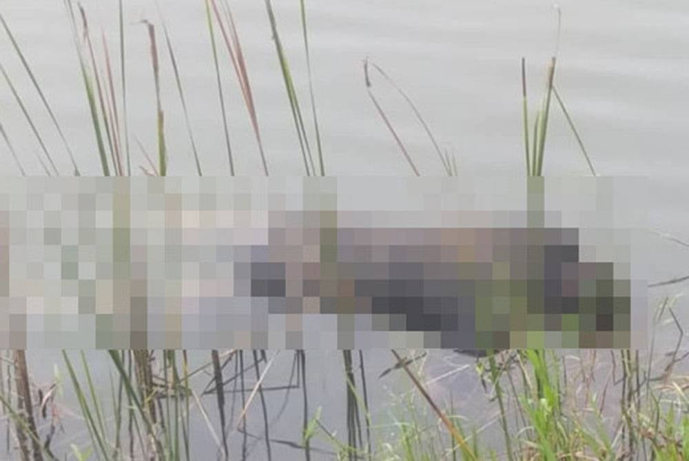 A body of a man was found floating in a former mining site near the Dengkil MCT Cybersouth project site here, today.