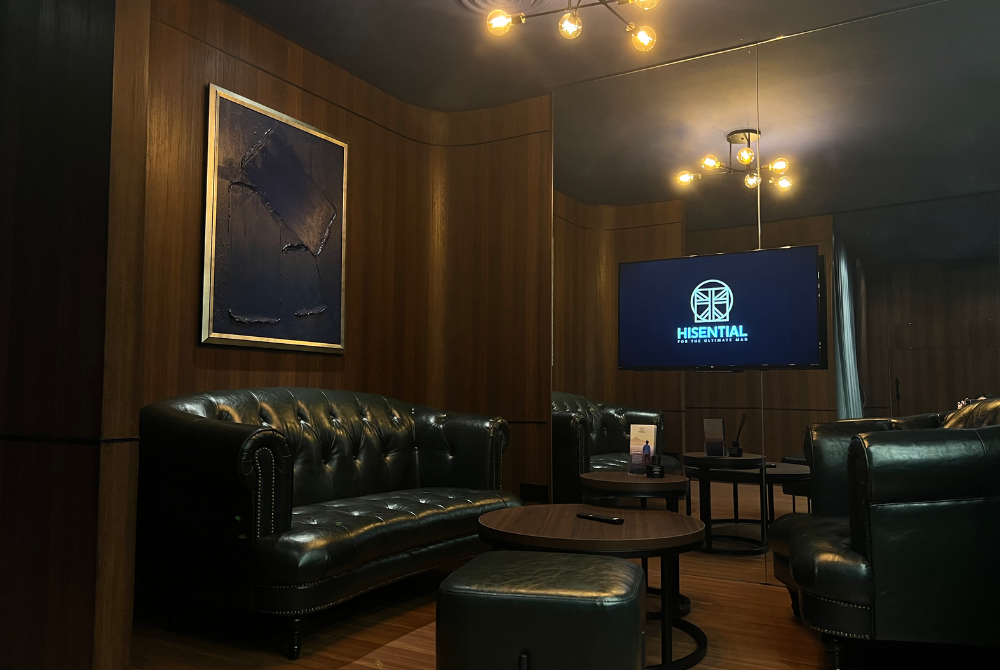 Hisential lounge where patrons can enjoy free coffee while waiting for their health check-up.
