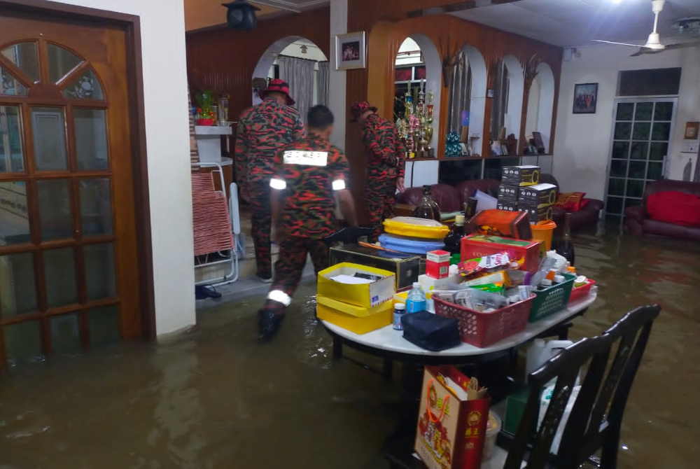 The condition of a house affected by flood in Tawau. 