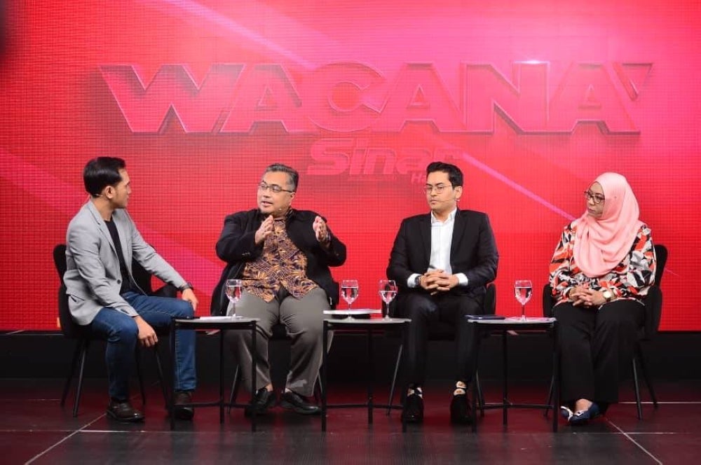 From the left, Ismail, Amidi, Taufiq and Salawati during the 382nd Edition of Sinar Wacana titled 'can the Madani Concept Restore the Country' aired on all Sinar Harian platforms on Tuesday. - Photo by Asril Aswandi Shukor.