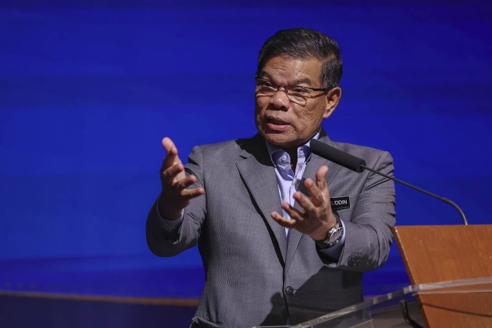 Saifuddin said the classifications are ‘U’ for viewers of all ages, ‘P12’ (parental guidance is required for viewers under the age of 12), ‘13’ (for viewers aged 13 and above), ‘16’ (for viewers aged 16 and above) and ‘18’ (for viewers aged 18 and above). BERNAMA FILE PIX