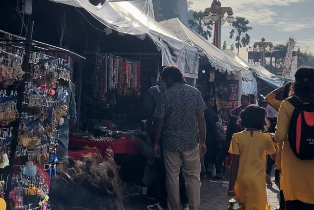 Many booths were opened at the Batu Caves temple today = pic by Hajar Umira