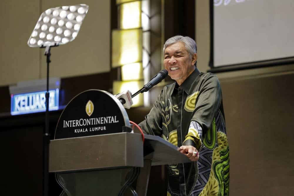 Zahid delivers a speech at a seminar organised by MarkPlus Institute Asean titled 'Entrepreneurial Marketing: How to Grow your Business Post-Pandemic' in Kuala Lumpur, today. Photo by Bernama.
--fotoBERNAMA (2023) COPYRIGHT RESERVED