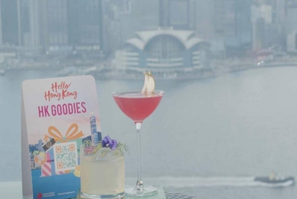 Arriving tourists will receive a set of "Hong Kong Goodies" visitor consumption voucher containing a complimentary drink or a cash voucher redeemable at transportation, culinary, retail outlets and attractions. (Photo credit: Hong Kong Tourism Board)