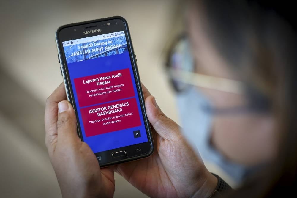 The Auditor-General’s 2021 Series 2 released today, disclosed that vehicle import duty on duty-free islands (PCB) totalling RM72.32 million was not collected by Royal Malaysian Customs Department in 2021. - BERNAMA