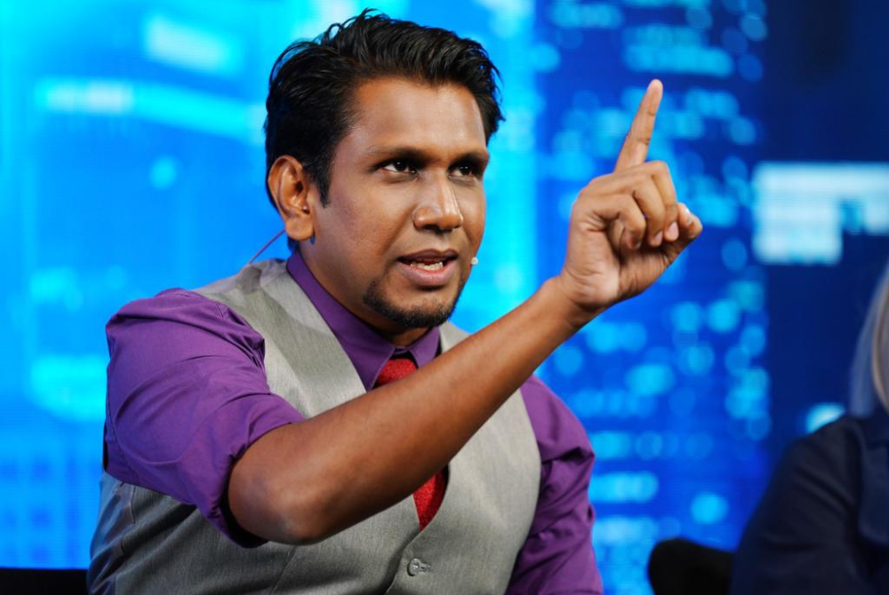 Crime prevention specialist Dr Shamir Rajadurai during Sinar Daily’s Wacana English Edition programme entitled “Scammer Alert, Don’t Fall for It” - Photo by ROSLI TALIB