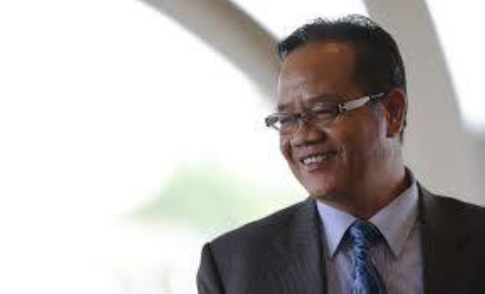 Sarawak Deputy Minister for Utility and Telecommunication Datuk Liwan Lagang has called for 5G connectivity to be made a priority for Sarawakians.