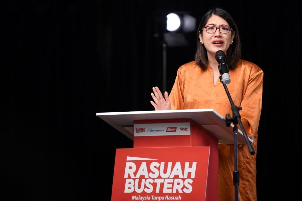 Tricia during the Rasuah Busters Notes to PMX programme aired live on Sinar Harian’s Facebook and Astro Awani on Wednesday. - Photo by Sinar Harian/Rafeq Redzuan