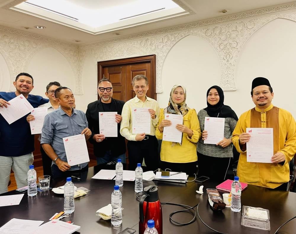 Photo uploaded by former Pejuang center executive council member Armin Baniaz Pahamin