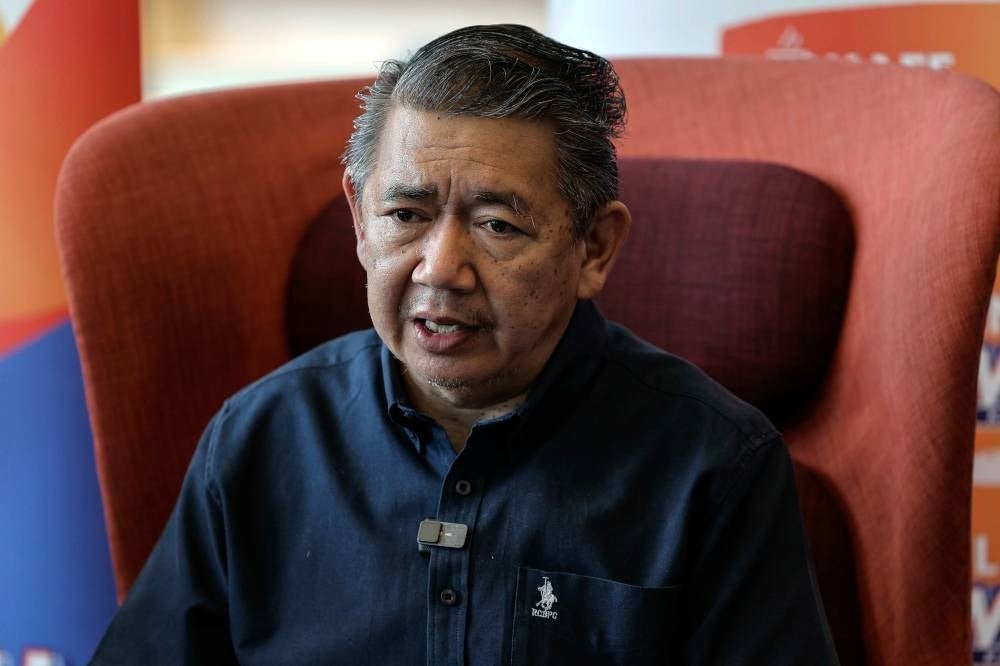 A committee to discuss and act on issues related to the recording industry will be set up soon, said Domestic Trade and Cost of Living Minister Datuk Seri Salahuddin Ayub. - BERNAMA
