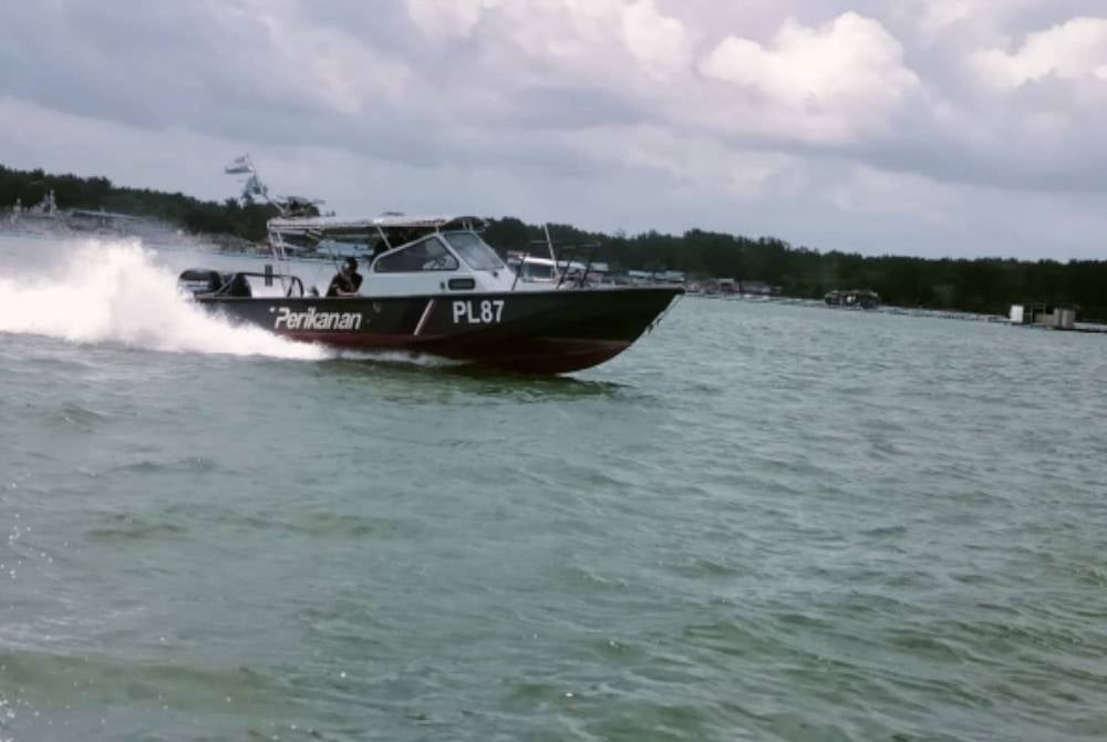 State Maritime director First Admiral Nurul Hizam Zakaria said a report on the missing boat was lodged with the Johor Bahru Maritime Rescue Sub Center (MRSC) at 7.51pm yesterday. - BERNAMA