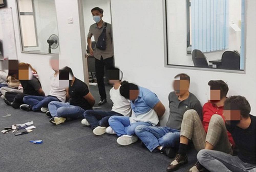 Suspects believed to beinvolved in the scam activities arrested from a boiler room around Klang Valley.