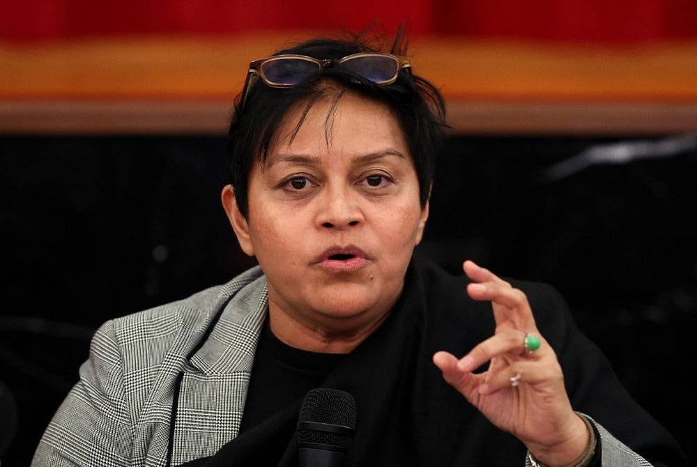 Azalina.