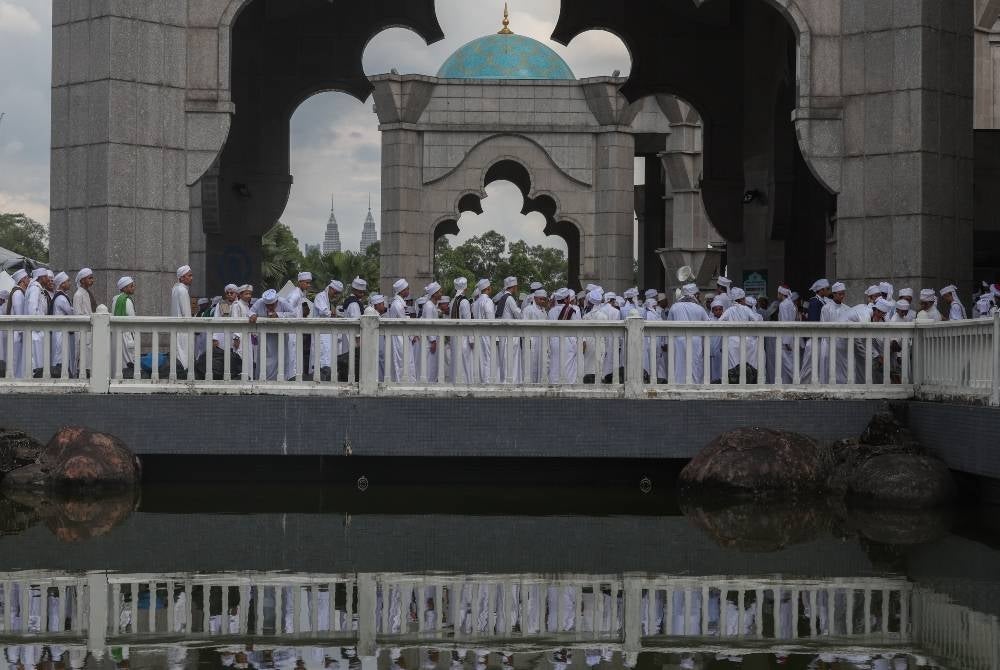 According to Ahmad Zahid, the Professional Huffaz Special Project Committee which he chairs involving various agencies including the Ministry of Education and the Majlis Amanah Rakyat (Mara), has developed seven significant modules to realise the agenda of producing a generation of professional huffaz. - BERNAMA