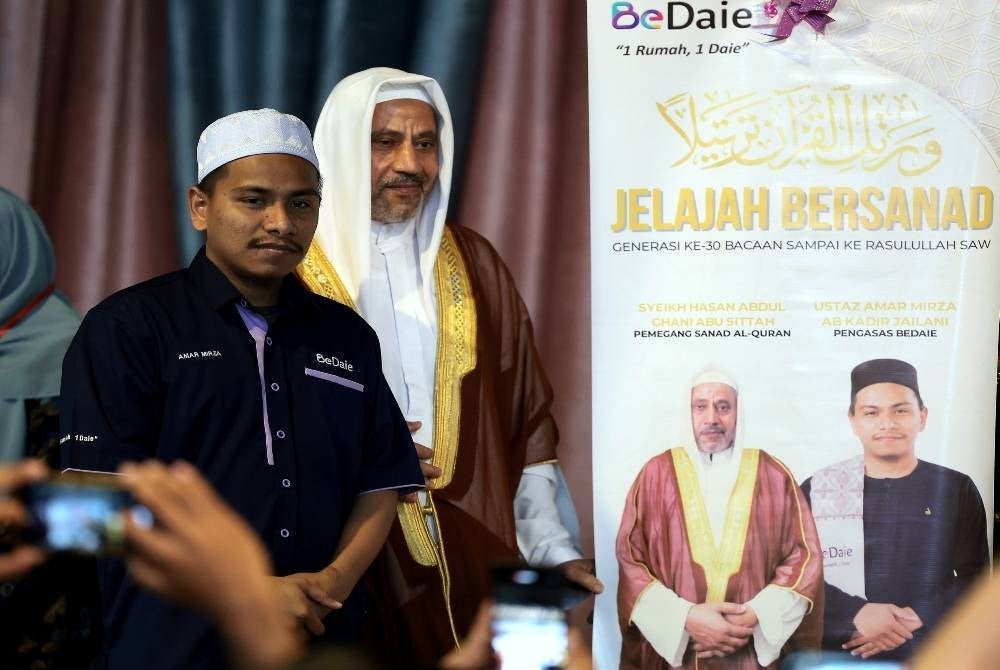 BeDaie founder Muhammad Amar Mirza Ab Kadir Jailani (left) said the ‘Jelajah Bersanad’ programme with Sheikh Hasan Abdul Ghani would be organised starting this month until April including throughout this Ramadan and it is open to anyone who wants to improve their Quran recitation. - BERNAMA