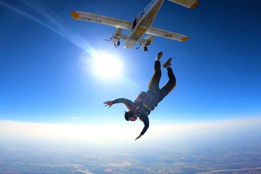 TNI AU said Agung was rushed to the Dr. Esnawan Air Force hospital after the skydiving ‘boogie’ accident. - Pic sourced from espain for illustrative purposes