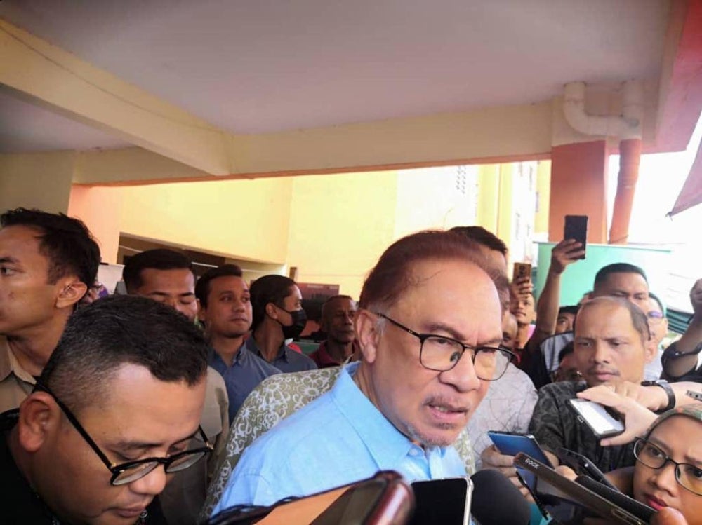 Prime Minister Datuk Seri Anwar Ibrahim said anyone was allowed to appeal for a pardon, including former premier Datuk Seri Najib Razak - FILEPIC 