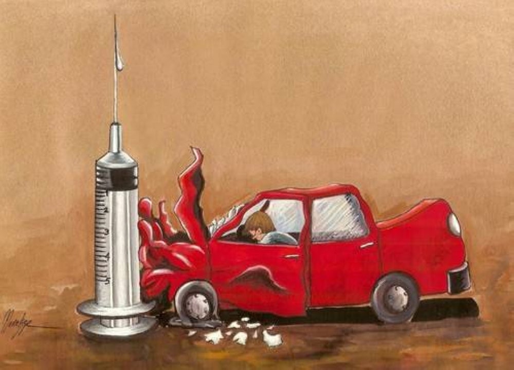 A suspected drug distributor died after his car crashed while he was fleeing a police operation in Lahad Datu yesterday.