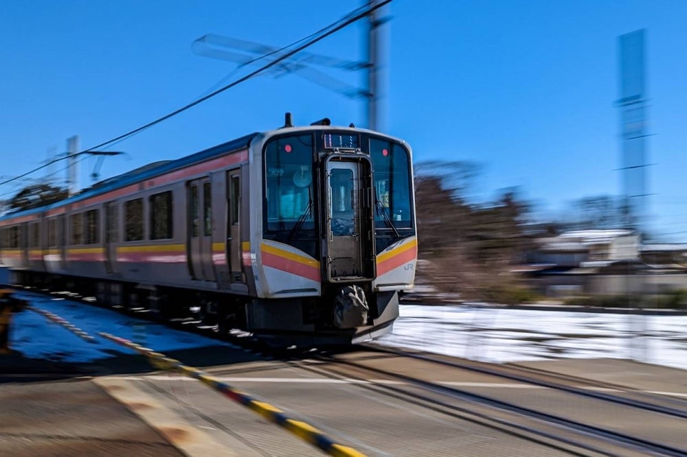 train, rail, railroad crossing
