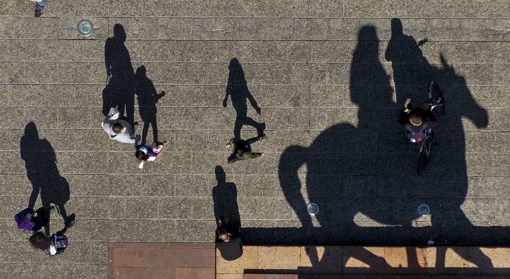Lawmakers in Chile have approved legislation to reduce the country's working week hours from 45 to 40, reported German news agency dpa. - Photo: AFP