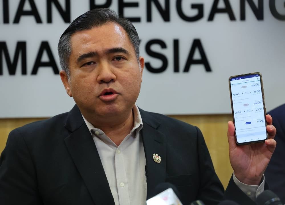 Transport Minister Anthony Loke says the move by Transport Ministry to abolish the theory test for PSV licences could help speed up the application process.- Bernama pic