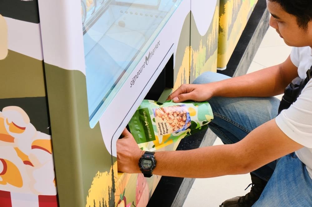 Signature Market launches its first-ever vending machine, Signature Market Mini located in The Starling Mall, Petaling Jaya. 