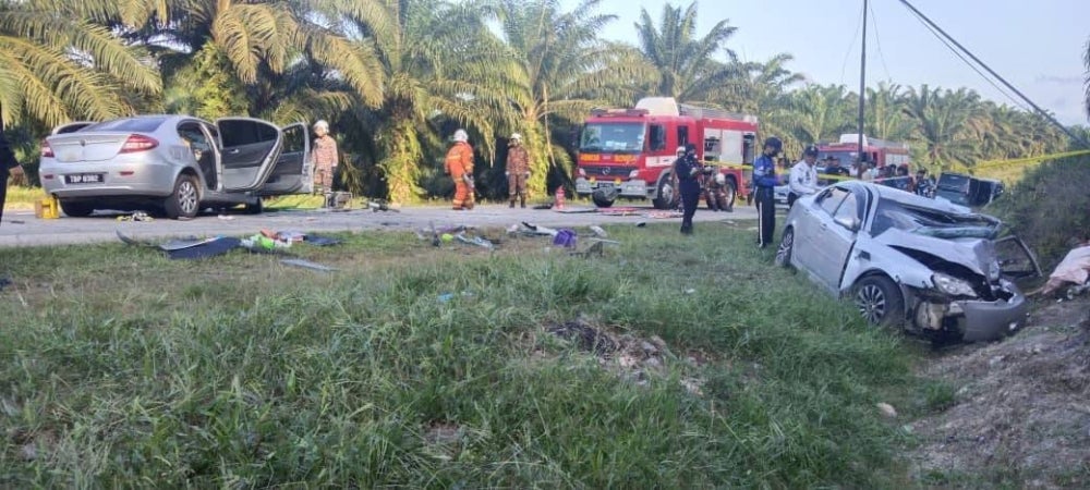 Two more individuals involved in a crash at KM153 of Jalan Jerangau-Jabor in Cheneh near here this afternoon have died, taking the total number of lives lost in the incident to six.