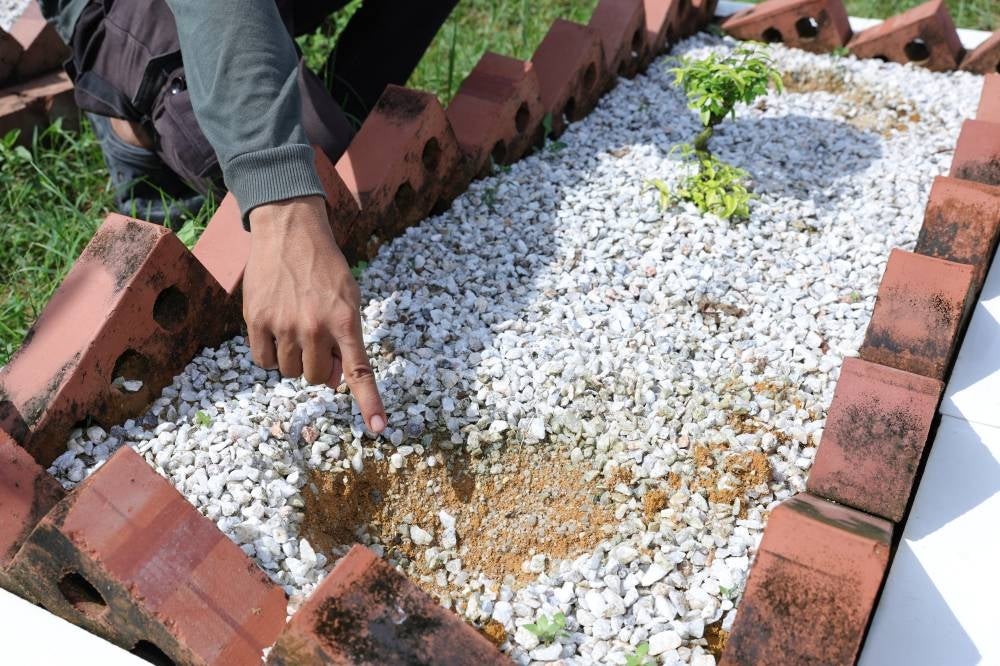 Eleven graves at the Mukim Tebrau Muslim Cemetery in Taman Istimewa, Pandan, here were vandalised for their tombstones, believed to be stolen for resale. - BERNAMA
