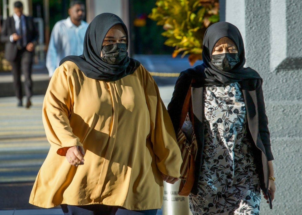 Siti Bainun (left) SINAR HARIAN / MOHD RAFIQ REDZUAN HAMZAH