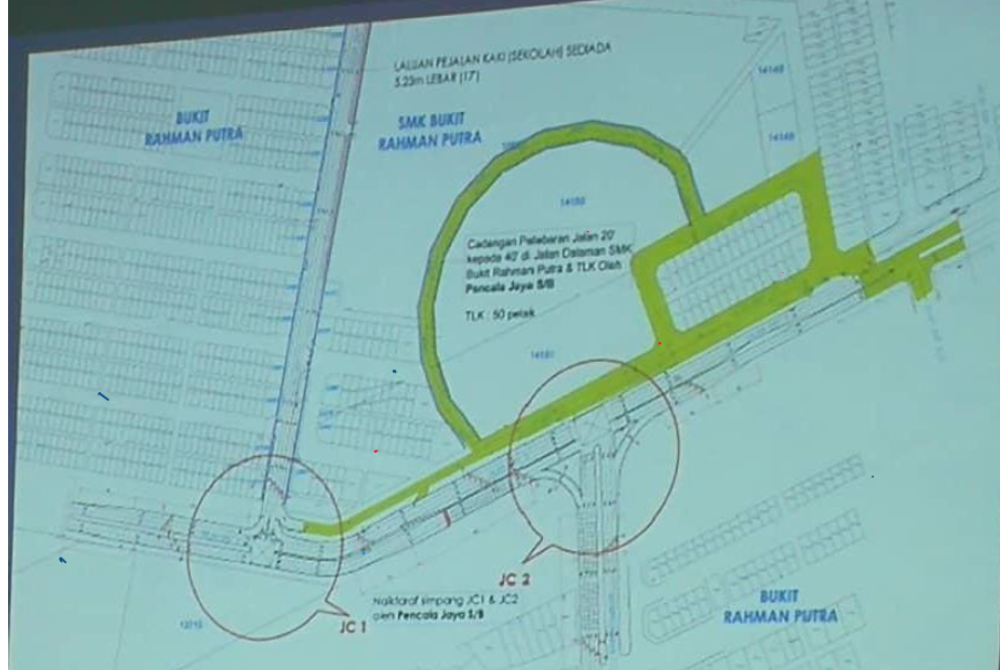 The upgrading project in Padang Bukit Rahman Putra consists of two phases - FILEPIC
