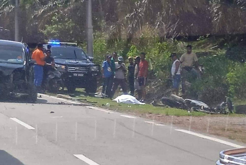 An Orang Asli teenager died in an accident involving three vehicles believed to be caused by a cow crossing the road at KM5 of Jalan Chini-Kuantan on Thursday.