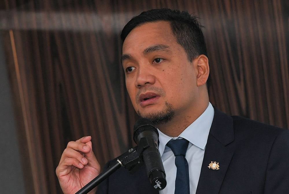 Johor Menteri Besar Datuk Onn Hafiz Ghazi. 