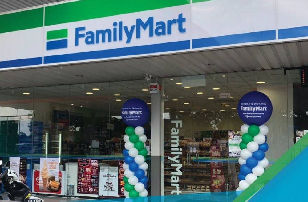 QL Maxincome MD Chia Lik Khai said the decision to stop the sales of alcoholic drinks had been implemented since last March to ensure discerning customers shop and dine without (non-halal) apprehension at their branches.